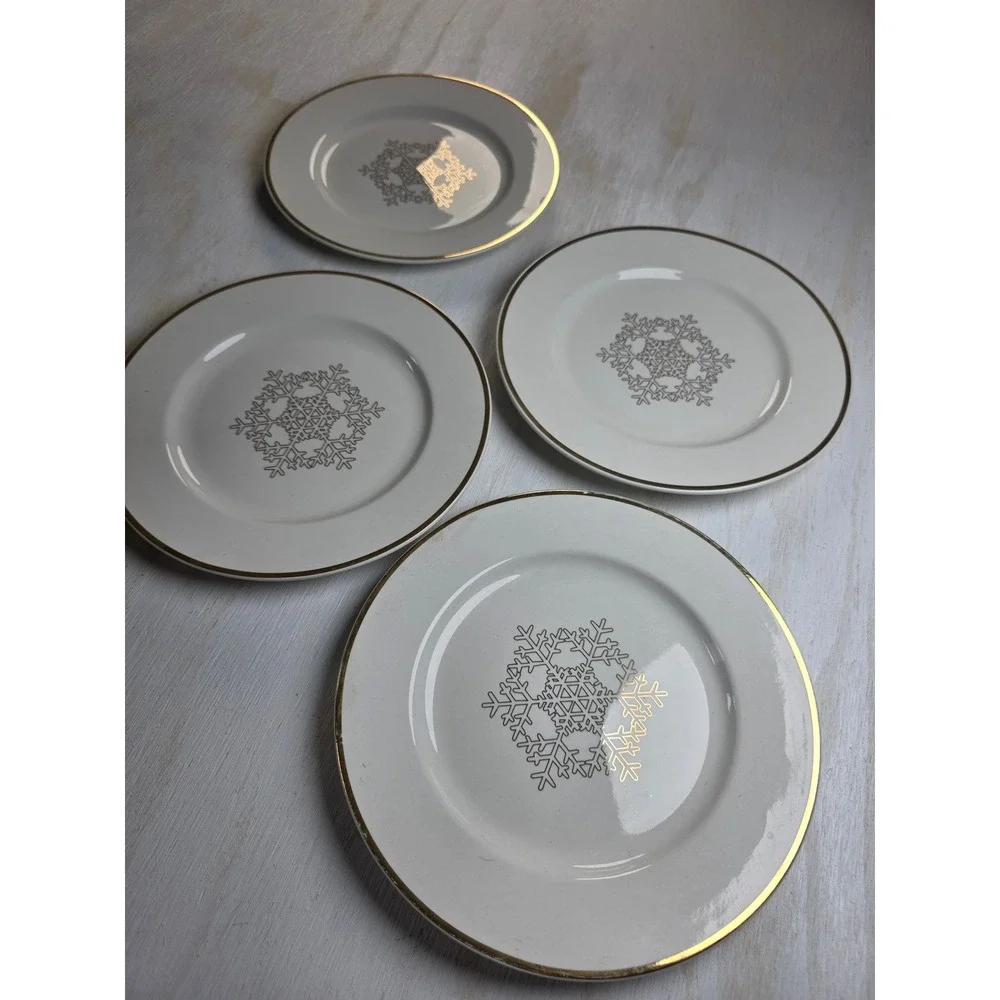 International Silver Co Set of 4 Snowflake Accent Plates Gold Rim Fine China 9in